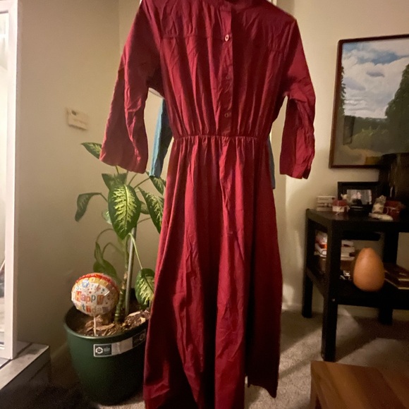 Dresses - Picture 2 of 5